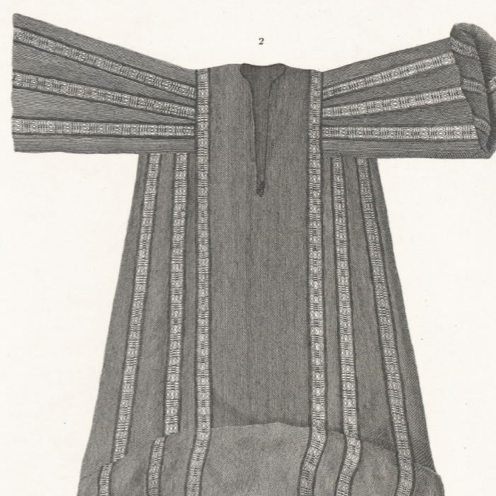 Robe d’Almée en soie rouge. Borqo ou voile. Robe commune. Couvertures en soie. Ceinture. Aiguille