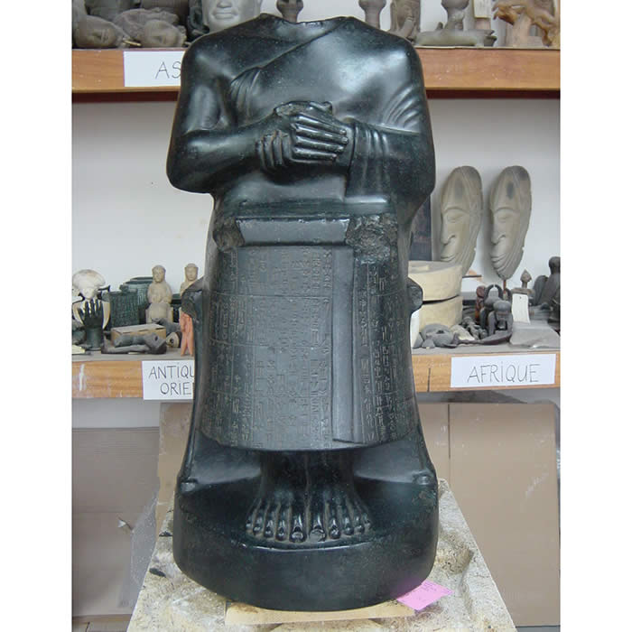 Gudea, l’architecte au plan - Antiquités orientales - Reproduction d’une sculpture du Musée du Louvre, Paris