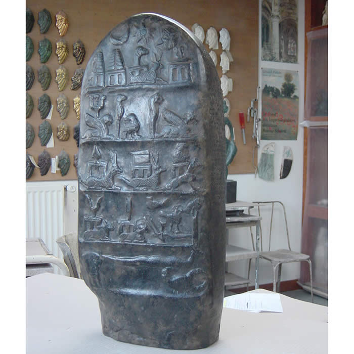 Kudurru of Meli-Shipak: land grant to his son - Eastern antiquities - Reproduction d’une sculpture du Musée du Louvre, Paris