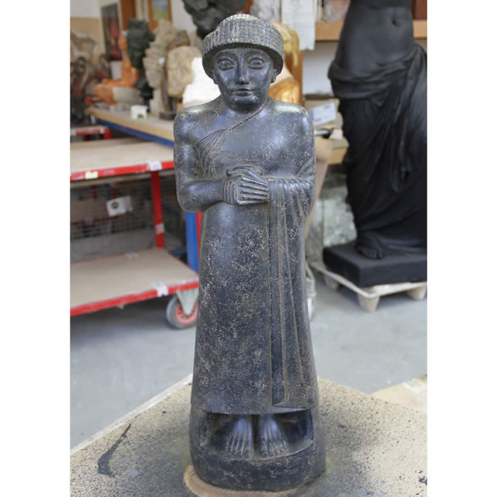 Gudea debout - Antiquités orientales - Reproduction d’une sculpture du Musée du Louvre, Paris