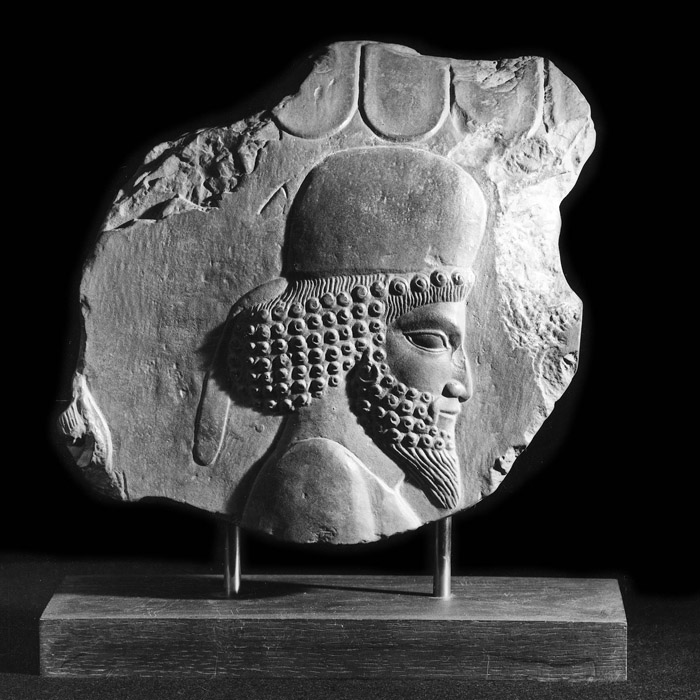Head of a Median nobleman - Eastern antiquities - Reproduction d’une sculpture du Musée du Louvre, Paris