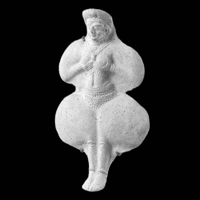 Goddess of Fertility - Eastern antiquities - Reproduction d’une sculpture du Musée du Louvre, Paris