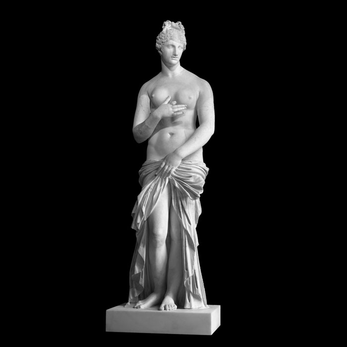 Aphrodite holding her drapery - Greco-Roman antiquities - Reproduction d’une sculpture du Musée du Louvre, Paris