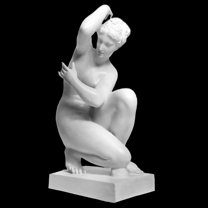Crouching Aphrodite - Greco-Roman antiquities - Reproduction d’une sculpture du Musée du Louvre, Paris