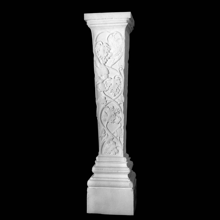 Pilier quadrangulaire décoré de feuillages - Antiquités gréco-romaines - Reproduction d’une sculpture du Musée du Louvre, Paris