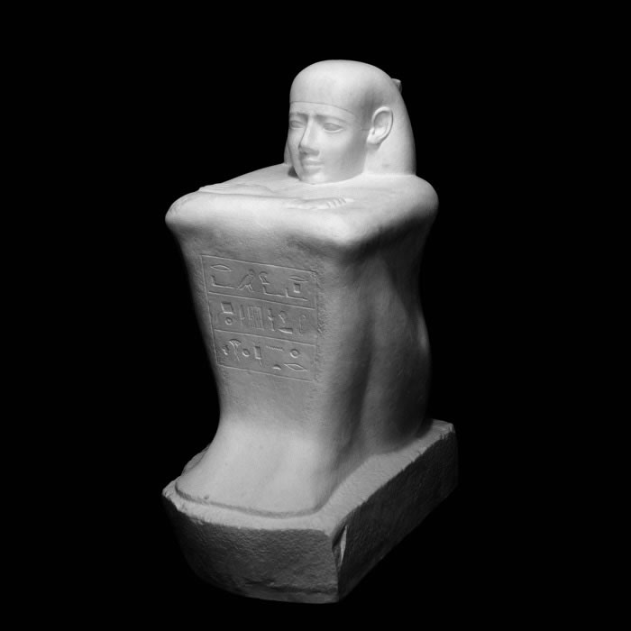 Statue cube d’Ouahibrê, gouverneur de Haute-Égypte - Antiquités égyptiennes - Reproduction d’une sculpture du Musée du Louvre, Paris