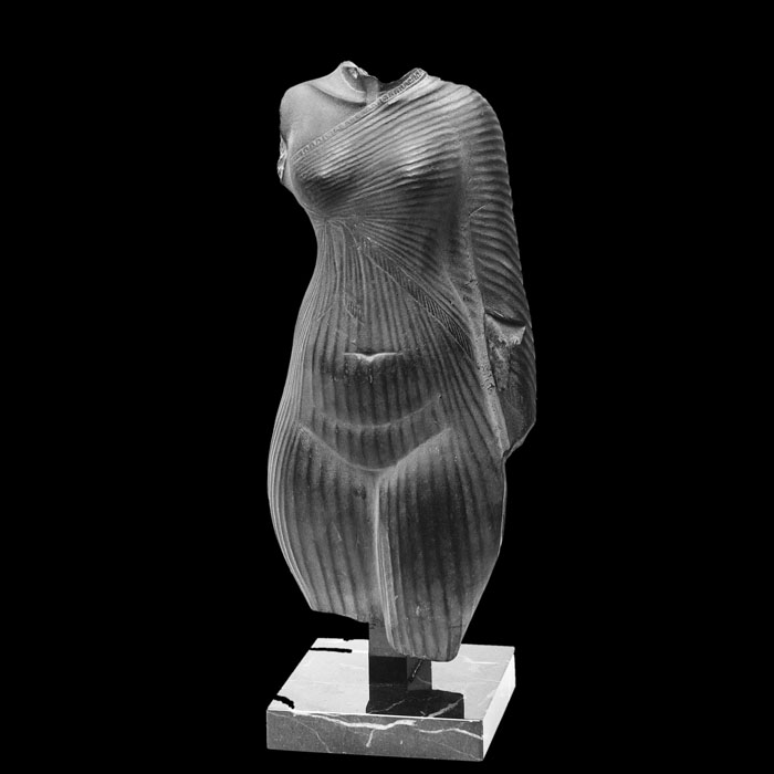 Torse de femme identifiée à Néfertiti - Antiquités égyptiennes - Reproduction d’une sculpture du Musée du Louvre, Paris
