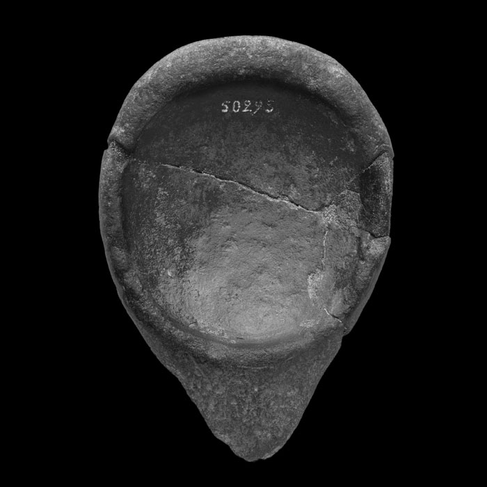 Lampe en grès de la grotte de Mouthe - Préhistoire - Reproduction d’une sculpture du Musée d’Archéologie nationale, Saint-Germain-en-Laye