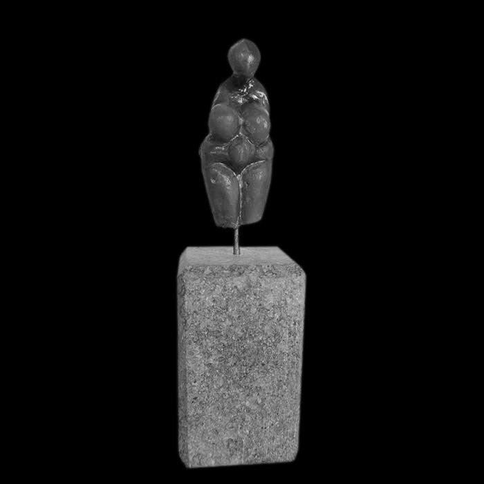 Vénus ambrée de Grimaldi - Préhistoire - Reproduction d’une sculpture du Musée d’Archéologie nationale, Saint-Germain-en-Laye