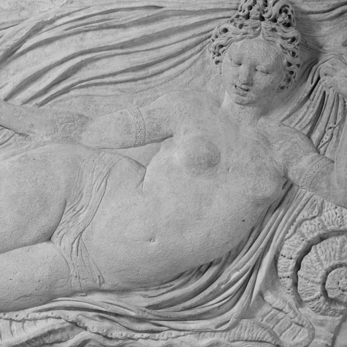 Reclining Naiad seen from the front - Renaissance - Reproduction d’une sculpture du Musée du Louvre, Paris