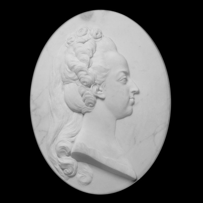 Medallion portrait of Marie-Antoinette - Reproduction d’une sculpture du Château de Versailles, Versailles