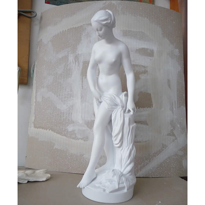 Baigneuse - Reproduction d’une sculpture du Musée du Louvre, Paris