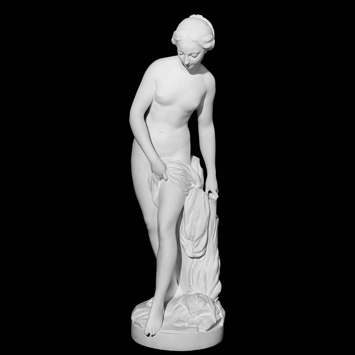 Baigneuse - Reproduction d’une sculpture du Musée du Louvre, Paris