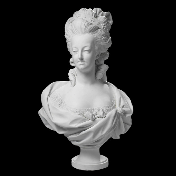 Buste de Marie-Antoinette - Reproduction d’une sculpture du Musée du Louvre, Paris