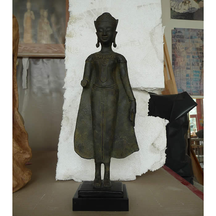 Standing Buddha in abhaya mudra - Asian art - Reproduction d’une sculpture du Musée national des Arts asiatiques - Guimet, Paris