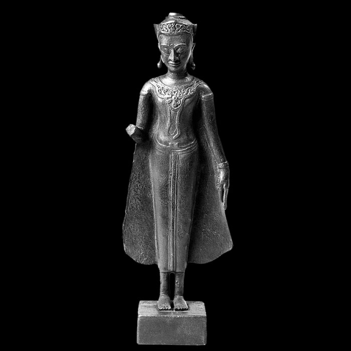 Standing Buddha in abhaya mudra - Asian art - Reproduction d’une sculpture du Musée national des Arts asiatiques - Guimet, Paris