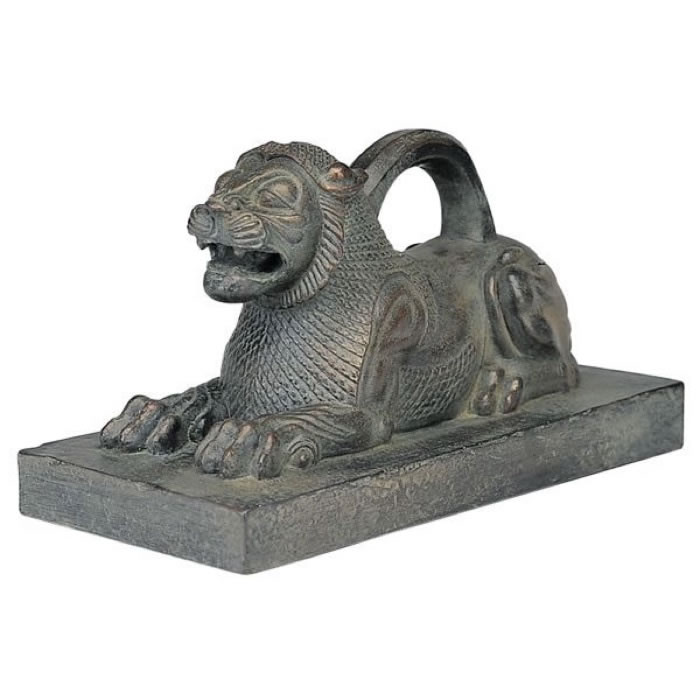 Lion de bronze - Antiquités orientales - Reproduction d’une sculpture du Musée du Louvre, Paris