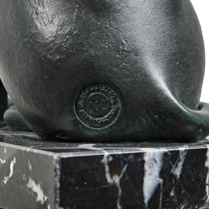 Déesse chatte Bastet - Antiquités égyptiennes - Reproduction d’une sculpture du Musée du Louvre, Paris