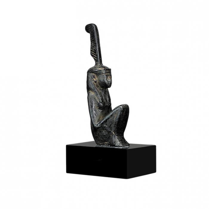 Goddess Maat crouching - Egyptian antiquities - Reproduction d’une sculpture du Musée du Louvre, Paris