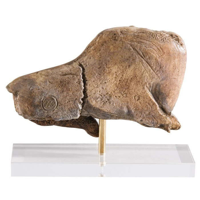 Bison licking itself - Prehistory - Reproduction d’une sculpture du Musée d’Archéologie nationale, Saint-Germain-en-Laye