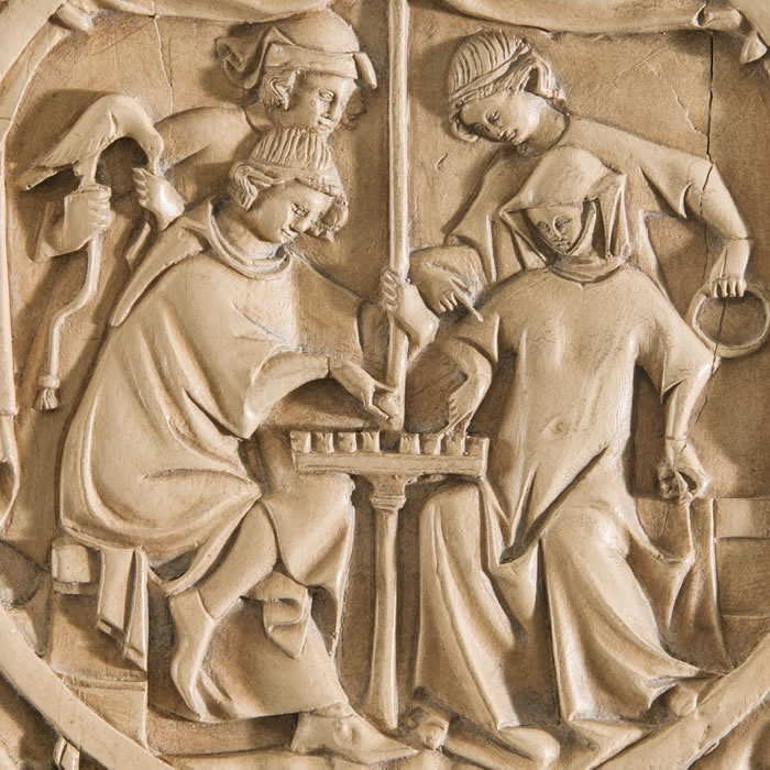 Mirror case with game of chess - Middle Ages - Reproduction d’une sculpture du Musée du Louvre, Paris