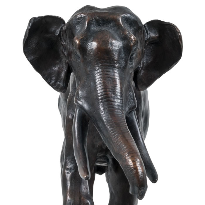 Eléphant courant - Reproduction d’une sculpture du Musée du Louvre, Paris