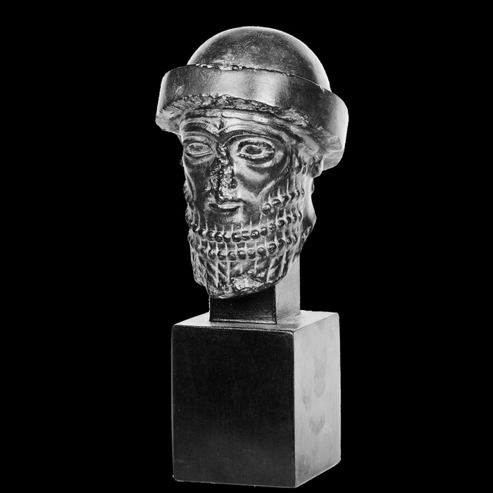 Royal head, known as head of Hammurabi - Eastern antiquities - Reproduction d’une sculpture du Musée du Louvre, Paris