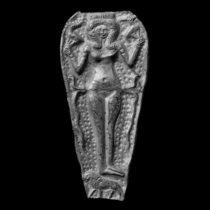 Pendant in the shape of a goddess - Eastern antiquities - Reproduction d’une sculpture du Musée du Louvre, Paris