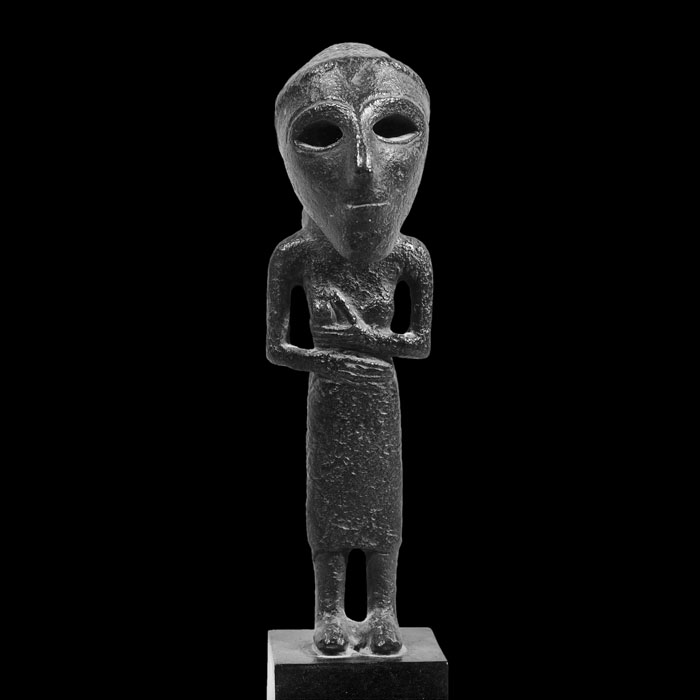 Lebanese goddess of the mountains - Eastern antiquities - Reproduction d’une sculpture du Musée du Louvre, Paris