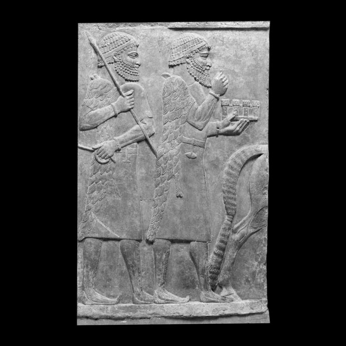 Two Medes characters - Eastern antiquities - Reproduction d’une sculpture du Musée du Louvre, Paris