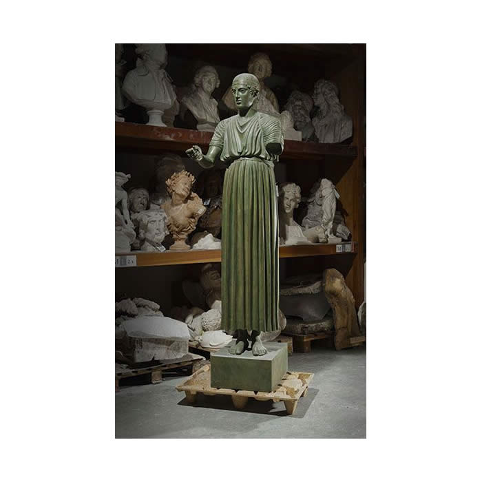 Charioteer of Delphi - Greco-Roman antiquities - Reproduction d’une sculpture du Musée Archéologique, Delphes
