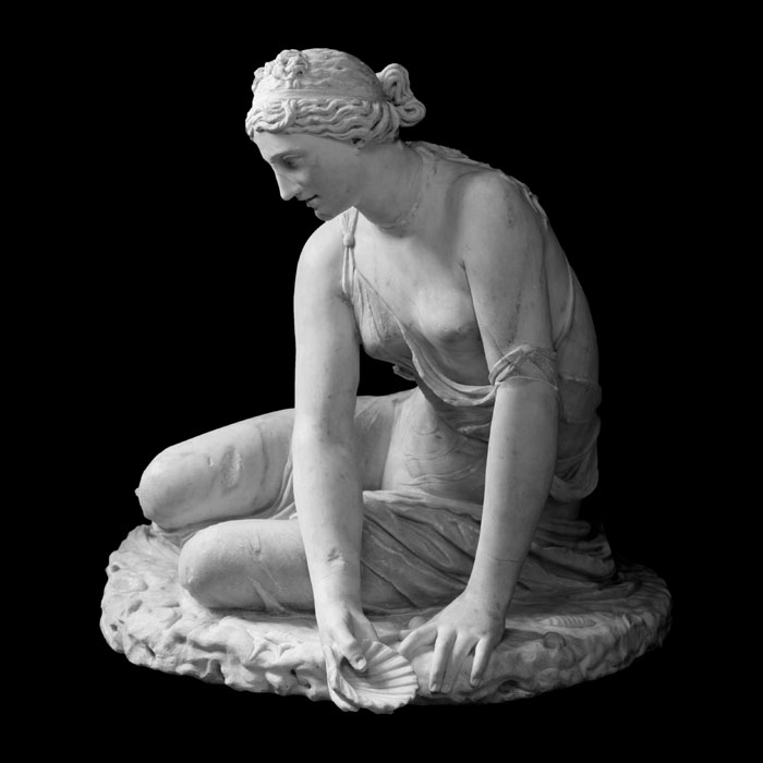 Nymphe with a shell - Greco-Roman antiquities - Reproduction d’une sculpture du Musée du Louvre, Paris