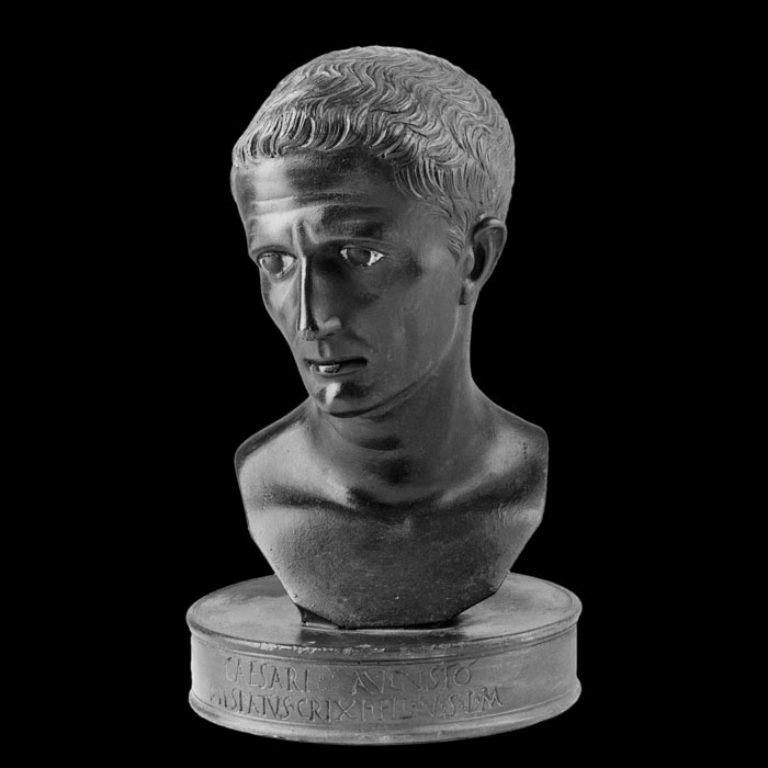 Buste d’Auguste César - Antiquités gallo-romaines - Reproduction d’une sculpture du Musée du Louvre, Paris