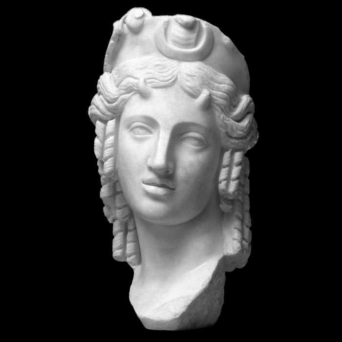 Head of Isis - Greco-Roman antiquities - Reproduction d’une sculpture du Musée du Louvre, Paris
