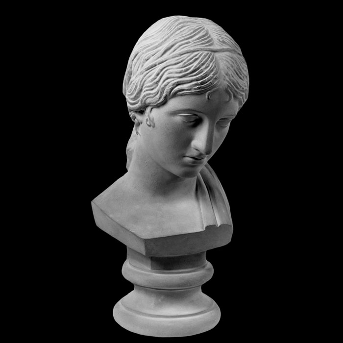 Tête de jeune fille grecque - Antiquités gréco-romaines - Reproduction d’une sculpture du Musée du Louvre, Paris