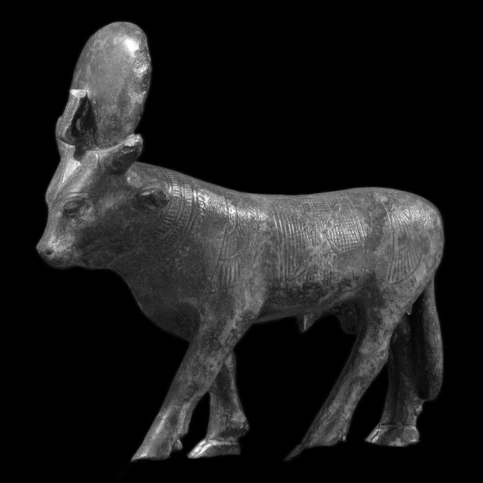 Taureau Apis - Antiquités égyptiennes - Reproduction d’une sculpture du Musée du Louvre, Paris