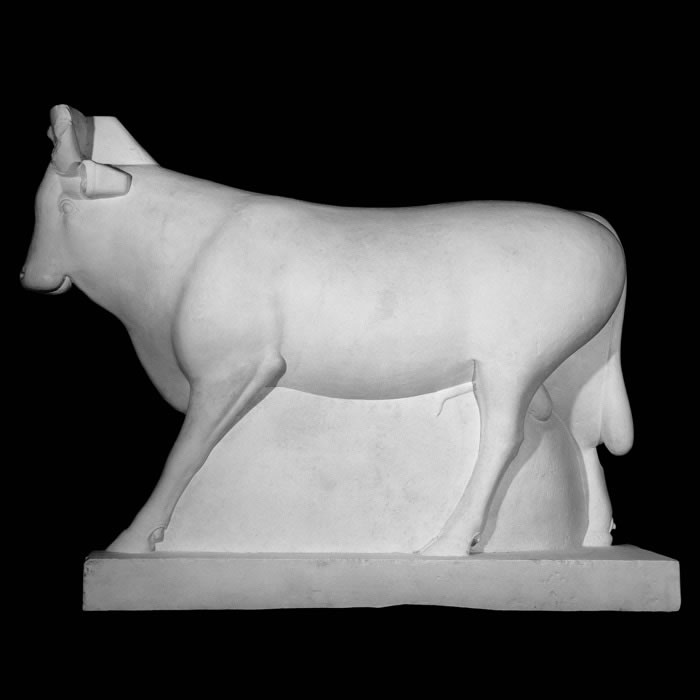 Taureau Apis - Antiquités égyptiennes - Reproduction d’une sculpture du Musée du Louvre, Paris