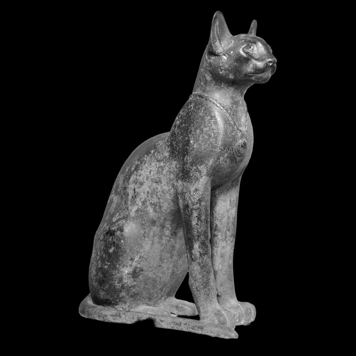 Cat with a collar - Egyptian antiquities - Reproduction d’une sculpture du Musée du Louvre, Paris