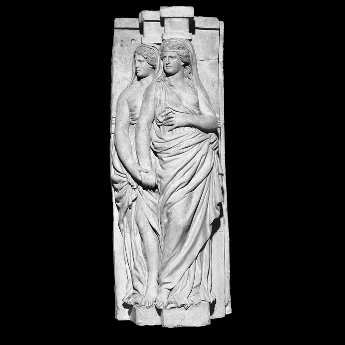 Étude de deux cariatides se tenant la main - Reproduction d’une sculpture du Musée du Louvre, Paris