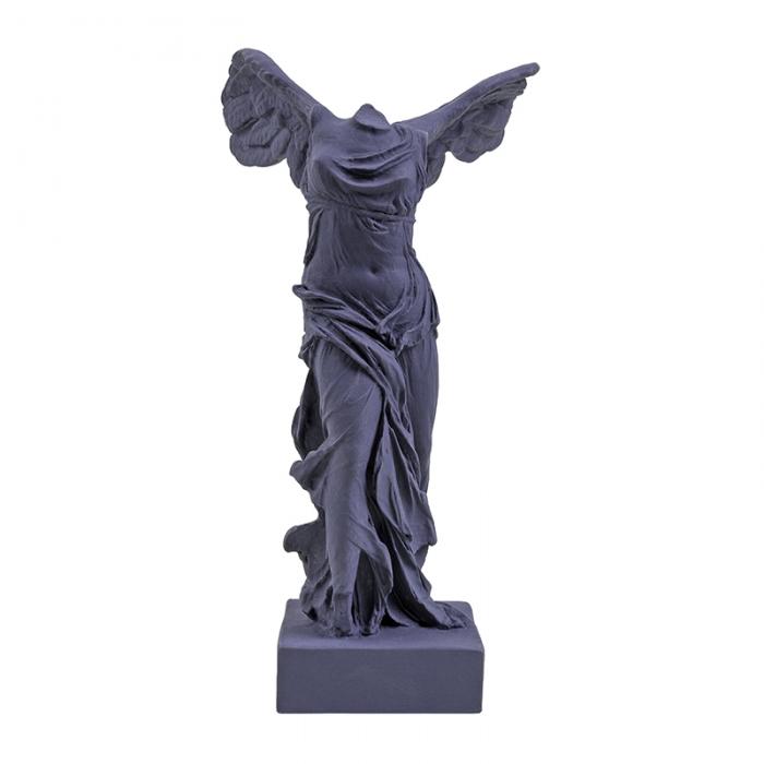 La victoire de Samothrace bleu poudre - Antiquités gréco-romaines - Reproduction d’une sculpture du Musée du Louvre, Paris