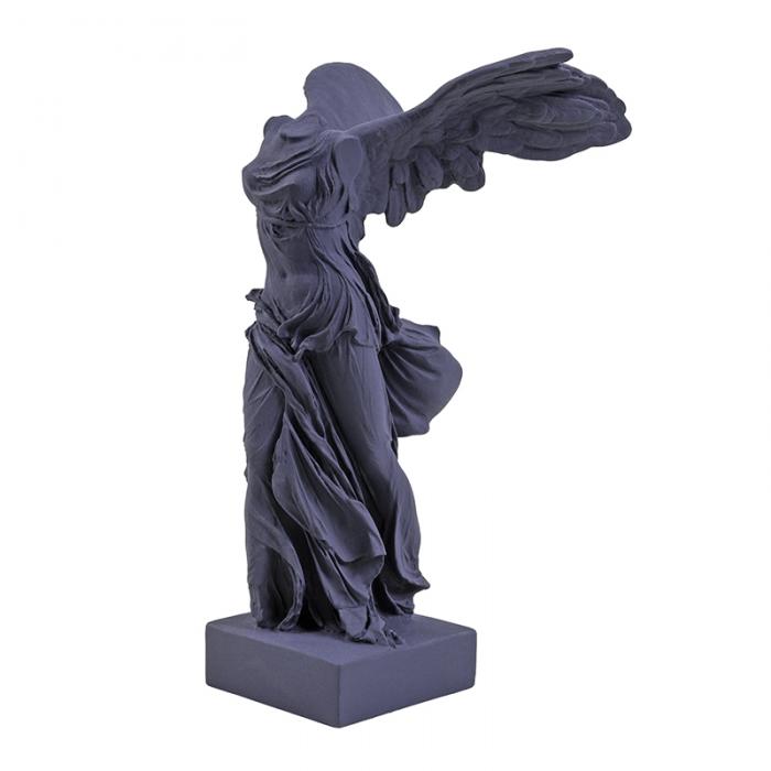 La victoire de Samothrace bleu poudre - Antiquités gréco-romaines - Reproduction d’une sculpture du Musée du Louvre, Paris