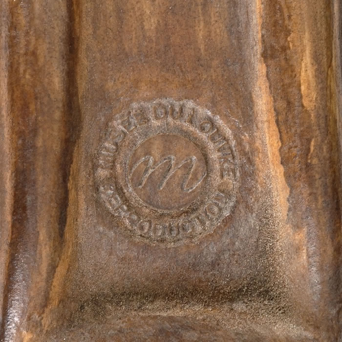 Cuillère à fard en forme de jeune fille nageant - Antiquités égyptiennes - Reproduction d’une sculpture du Musée du Louvre, Paris