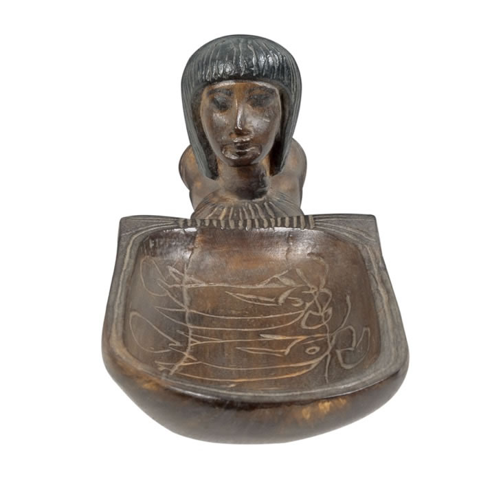 Cuillère à fard en forme de jeune fille nageant - Antiquités égyptiennes - Reproduction d’une sculpture du Musée du Louvre, Paris