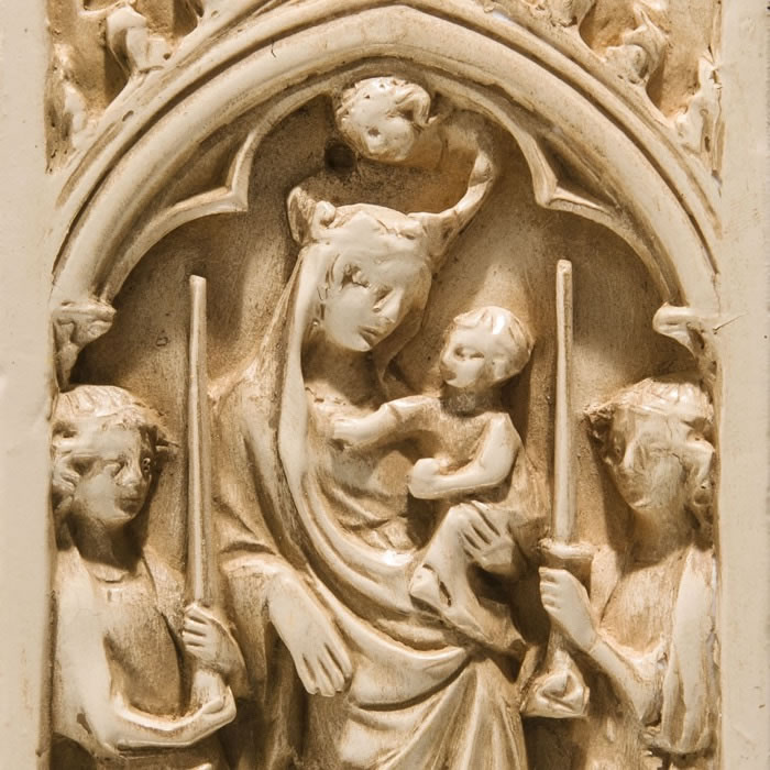 Bas-relief d’une Vierge glorieuse - Moyen Âge - Reproduction d’une sculpture du Musée Antoine Vivenel, Compiègne