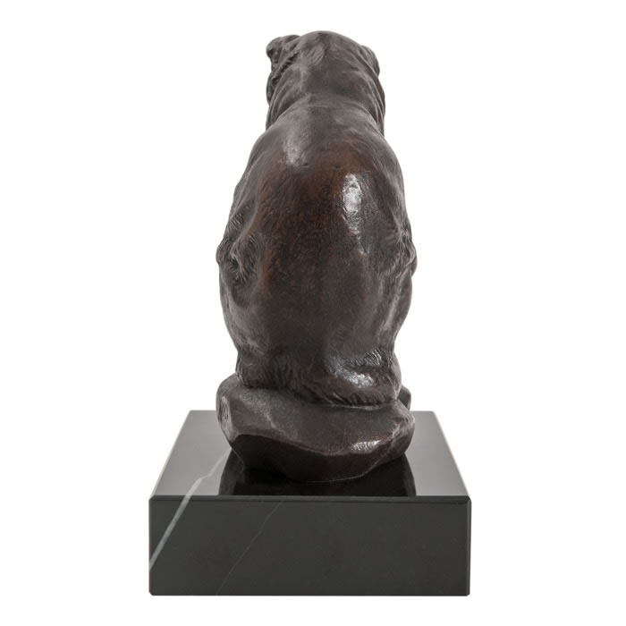 Chat assis - Reproduction d’une sculpture du Musée du Louvre, Paris