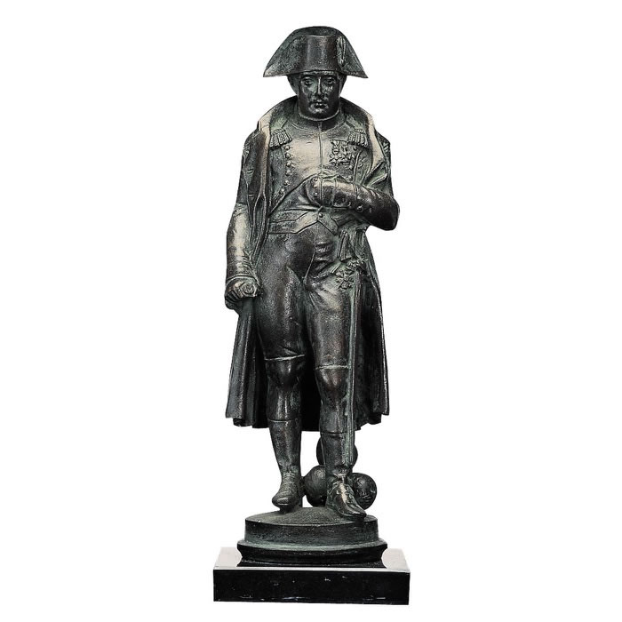 Napoléon en redingote - Reproduction d’une sculpture du Musée national des châteaux de Malmaison et de Bois-Préau, Rueil-Malmaison