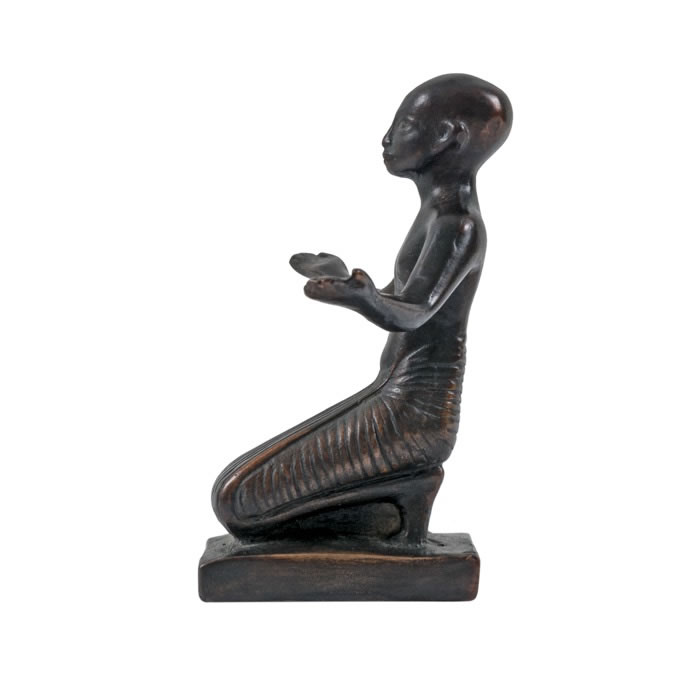 Prêtre en prière - Antiquités égyptiennes - Reproduction d’une sculpture du Musée du Louvre, Paris