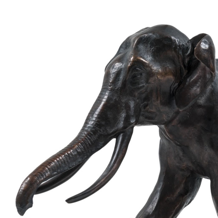 Running elephant - Reproduction d’une sculpture du Musée du Louvre, Paris