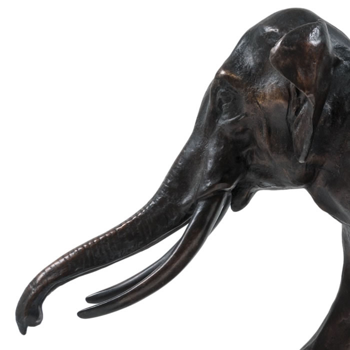 Running elephant - Reproduction d’une sculpture du Musée du Louvre, Paris