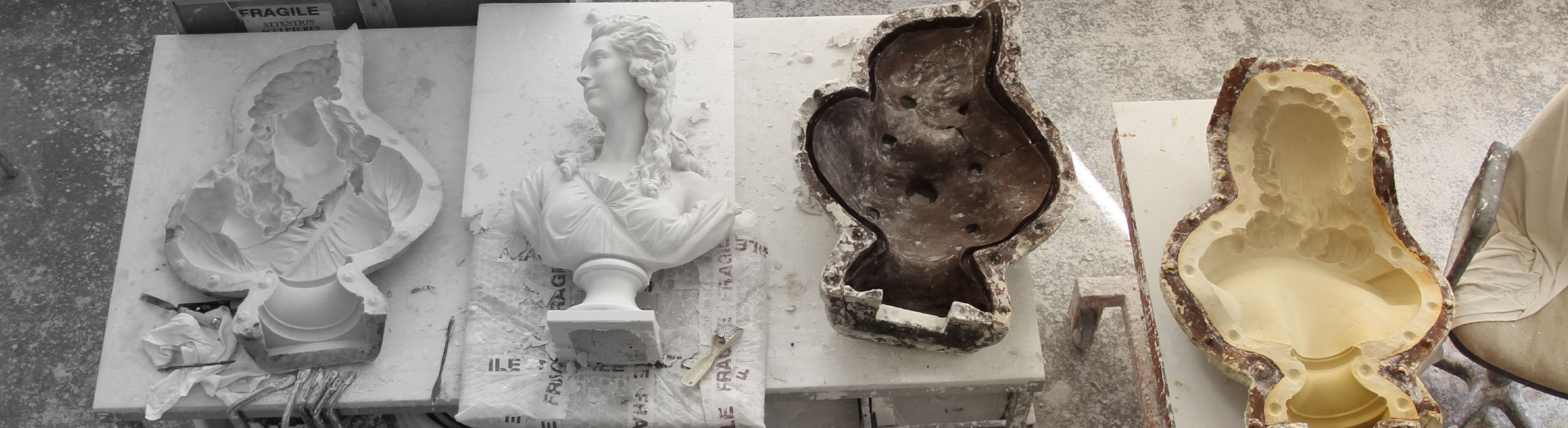 De la fabrication d’un moule en silicone au tirage d’un moulage en résine, plâtre ou bronze - Atelier de moulages du Louvre